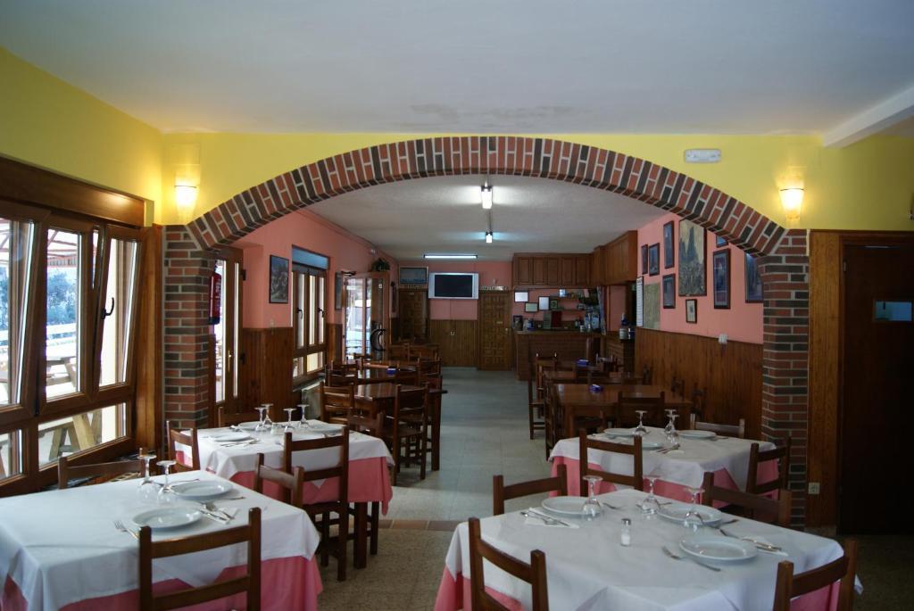 Hotel Garganta Del Cares ポンセボス エクステリア 写真
