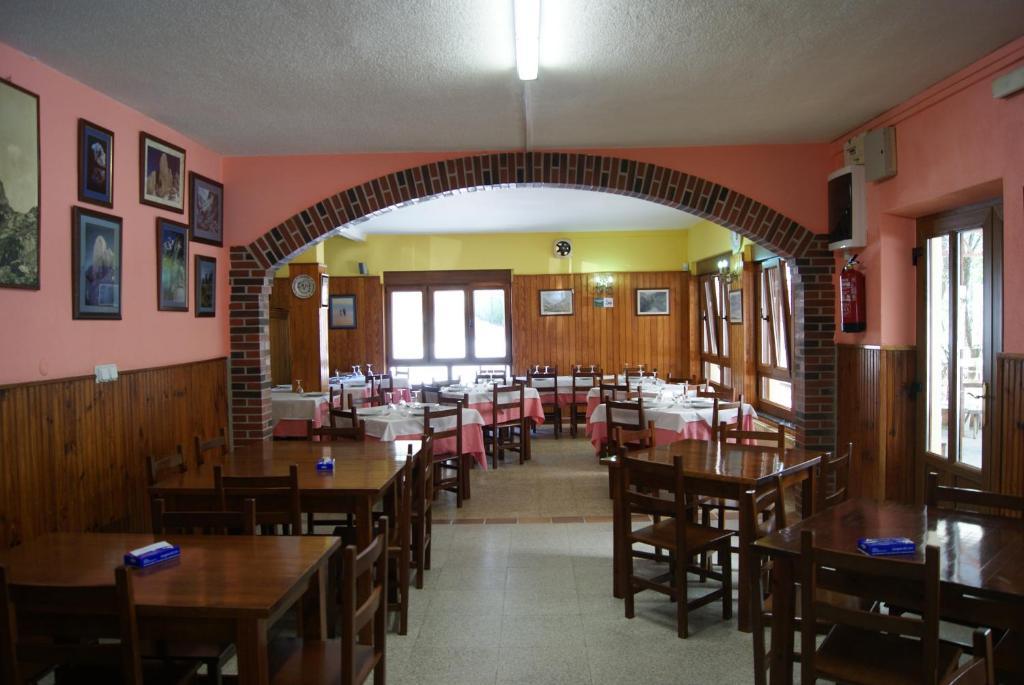 Hotel Garganta Del Cares ポンセボス エクステリア 写真